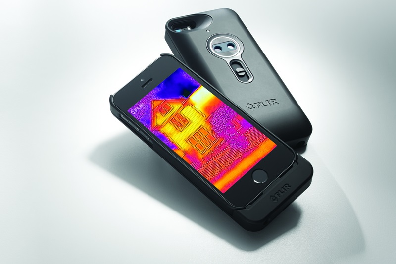 iPhone snap-on: the FLIR ONE accessory