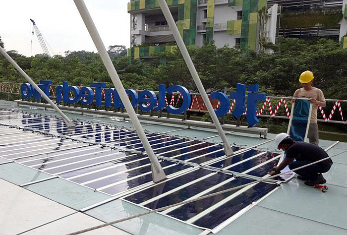 The further-developed HeliaFilm installation on Singapore's Cleantech II roof.