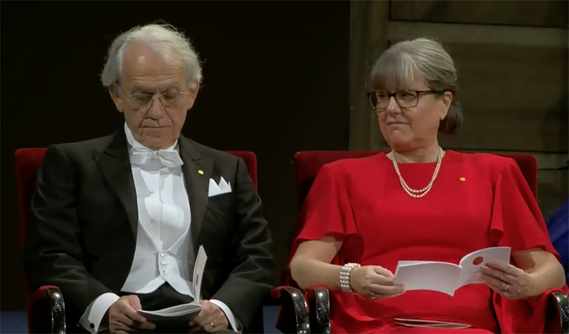 Gérard Mourou and Donna Strickland receive their 2018 Nobel Prize in Physics.