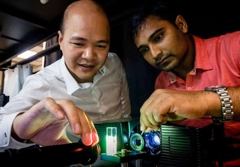 Steve Cuong Dang (left) with Sujit Kumar Sahoo experiment with the camera. 