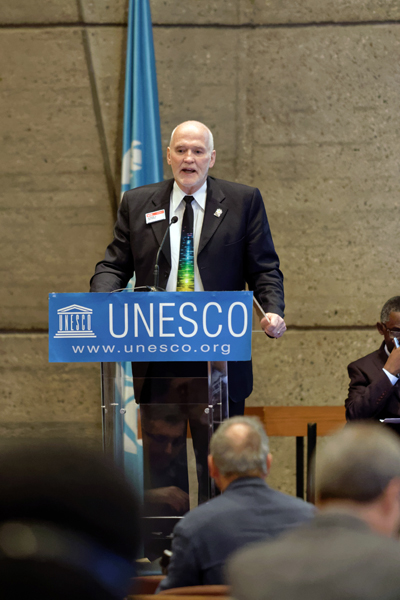 IYL champion Dr. Eugene Arthurs, Executive Director SPIE, addresses UNESCO.