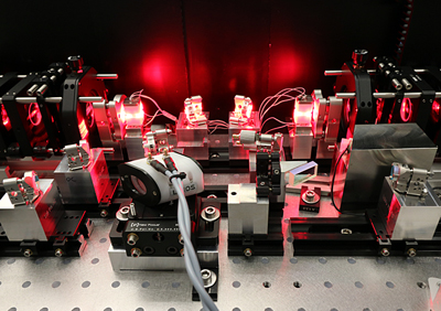 Lab demonstrator of a diode-pumped alexandrite laser.