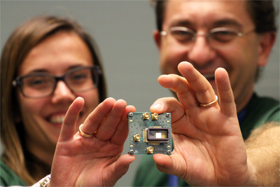 Ericsson's Antonio D’Errico and Teresa Pepe show a graphene-based photonic switch.