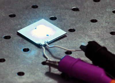 Quantum dot-based white LEDs exhibit a 