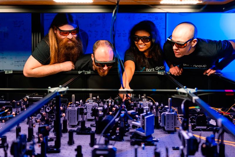 Nico Hauser (left) with other researchers from the Barz group