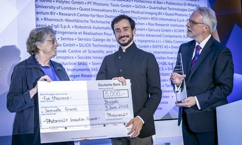 The Photonics21 Innovation Award was presented to ARQ Quantum Technologies (Barcelona). Photo: Photonics21.