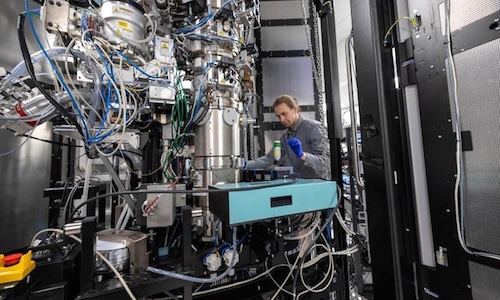 UC Berkeley and Biohub enhance electron microscopy with laser phase plate