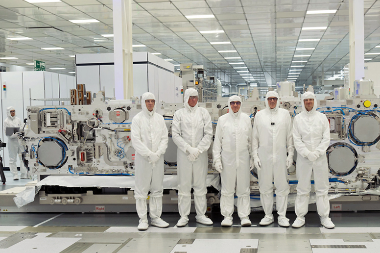 mec announces the arrival of the ASML EXE:5200, the world’s most advanced High NA EUV lithography system, in its 300mm cleanroom in Leuven. Photo: imec.