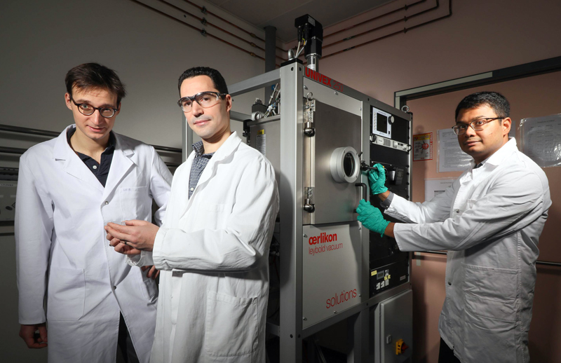 Meta-team: (L to R) Louis-Martin Monier, Fabien Sorin and Tapajyoti Das Gupta. &copy; Alain Herzog / 2019 EPFL.