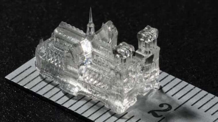 Notre Dame: Restored (in miniature) in a matter of seconds. Image: EPFL / LAPD.