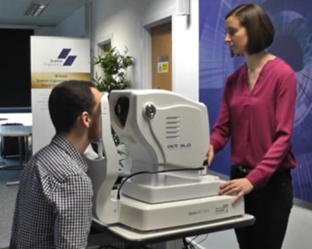Galahad's UHR-PS-OCT device imaging a human volunteer. Credit: Galahad Project/G&H.