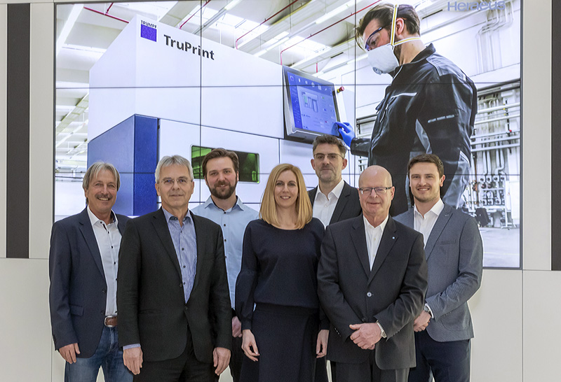 Project team: (L-R) Hans-J&uuml;rgen Wachter, Andr&eacute; Kobelt, Moritz Stolpe, Valeska Melde (all Heraeus Amloy), Arwed Kilian, Klaus Parey, Jan- Christian Schauer (all Trumpf AM). Photo: Heraeus Amloy. 