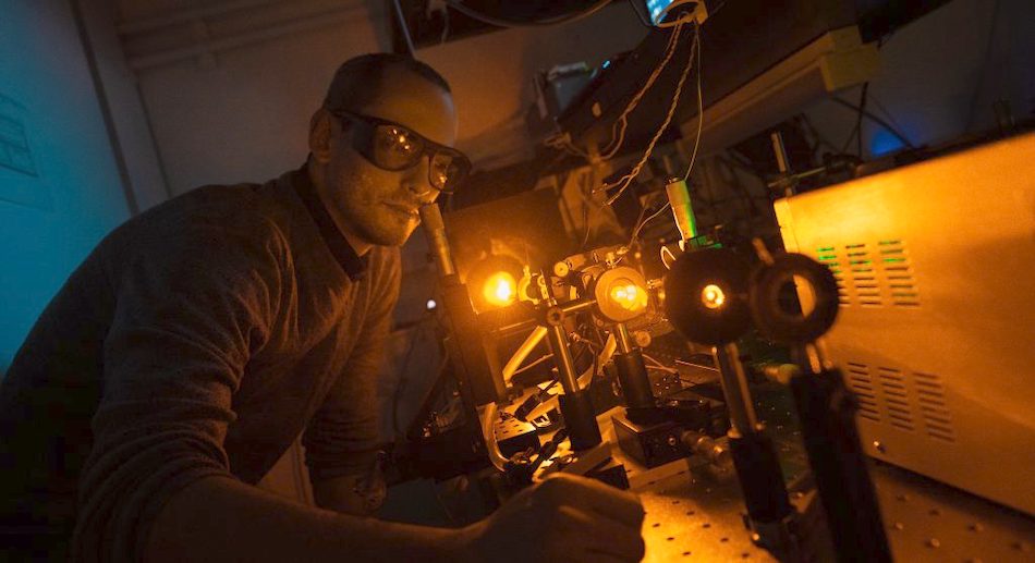 Diamond Raman laser development. Credit: Joanne Stephan/Macquarie University.