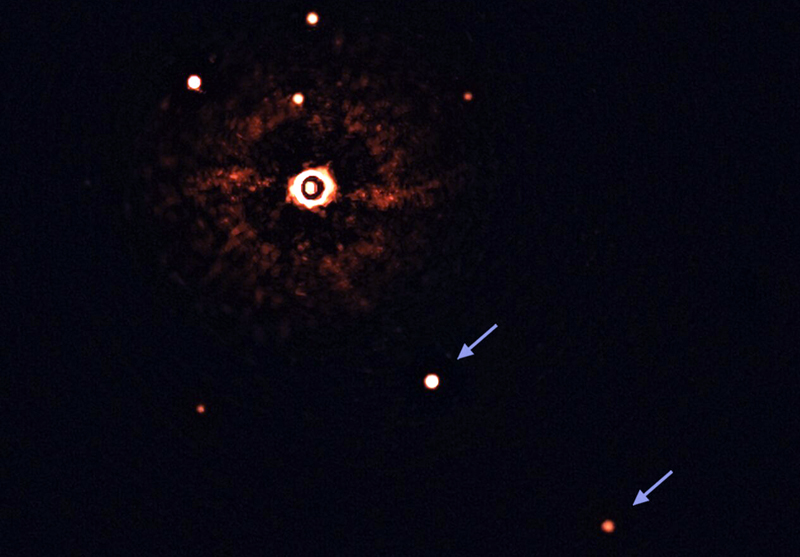 First image of a multi-planet system around a Sun-like star captured by ESO's VLT telescope. Image: ESO.