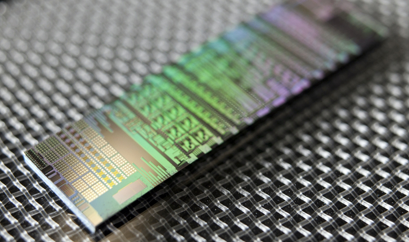 Quantum key: an optical communication chip. Image: Jacob Chinn/University of Arizona Alumni Association.