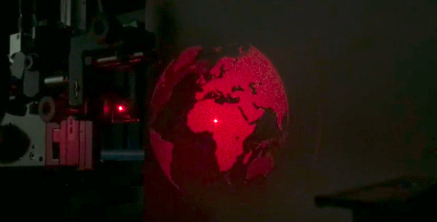 A holographic movie, whose concept is inspired by the sequential playback of the very first cinematographic projectors of the 19th Century. Credit: Kentaro Iwami/TUAT video