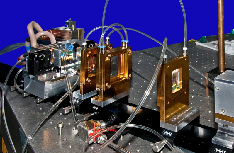 At the IFSW, the cradle of the thin-disk laser, research into the further development of this robust laser concept draws on decades of scientific and technical expertise. Photo: Werner Hennig.