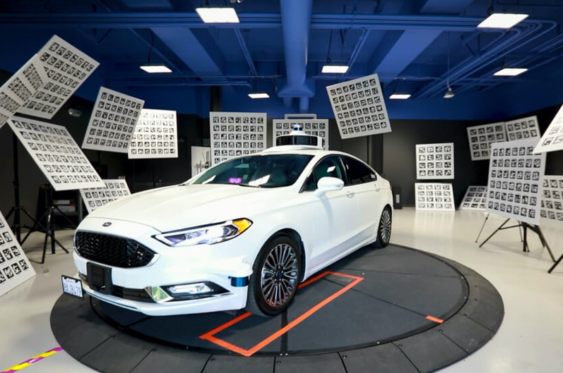 Development lab at Lyft Level 5 in Sunnyvale, California. Image: Lyft Level 5.