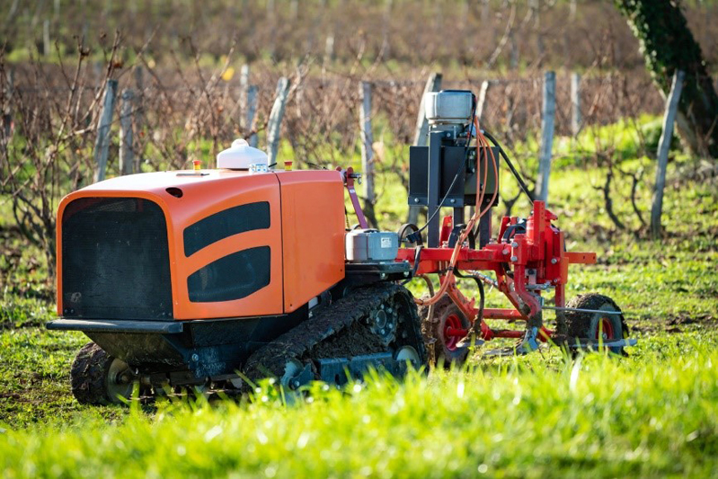 The partners in the EU WeLASER project want to use autonomous systems to combat weeds with lasers in the future. Photo: AGREENCULTURE, France.