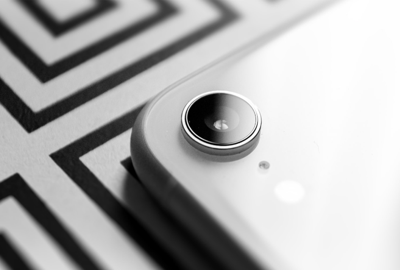 Flatter phones? optics are miniaturized with new counterpart to lens. Image courtesy of u Ottawa.