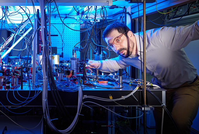Study leader Dr. Andrea Alberti - from the Institute of Applied Physics at the University of Bonn. &copy; Volker Lannert / University of Bonn.