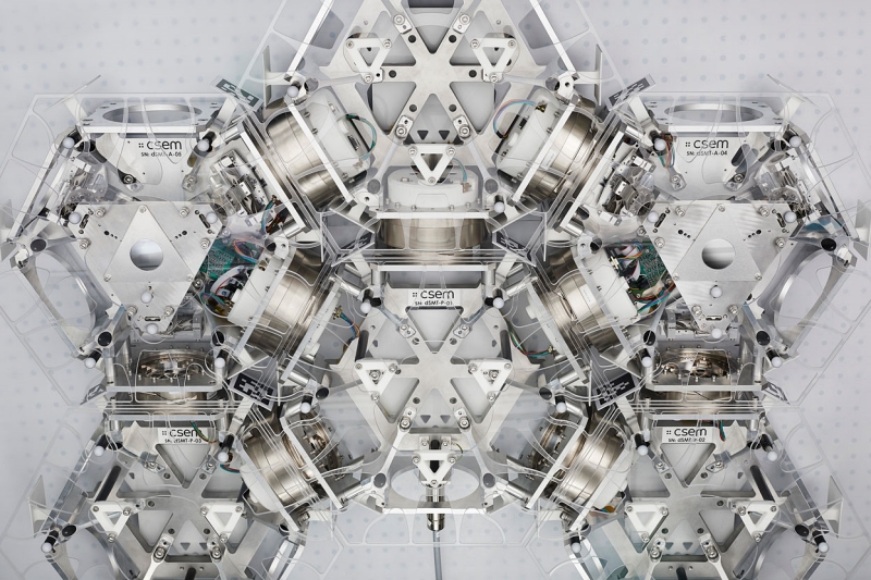 Each of the six hexagonal tiles supports a small mirror and is connected to the others to form a single, larger mirror. CSEM believes that the approach could be used to build a 35-meter mirror in space with robots. Image: CSEM.