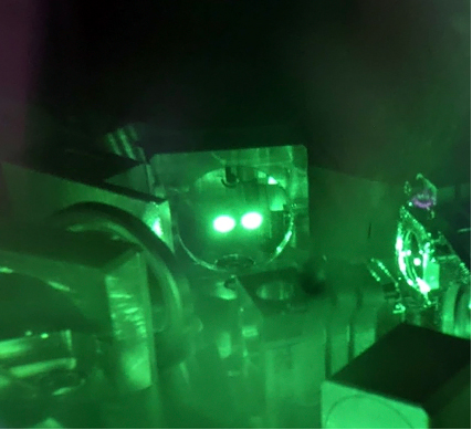 The spatially separated cavity modes, shown here being reflected from a mirror. Photo: ETH Zurich/D-PHYS Benjamin Willenberg.