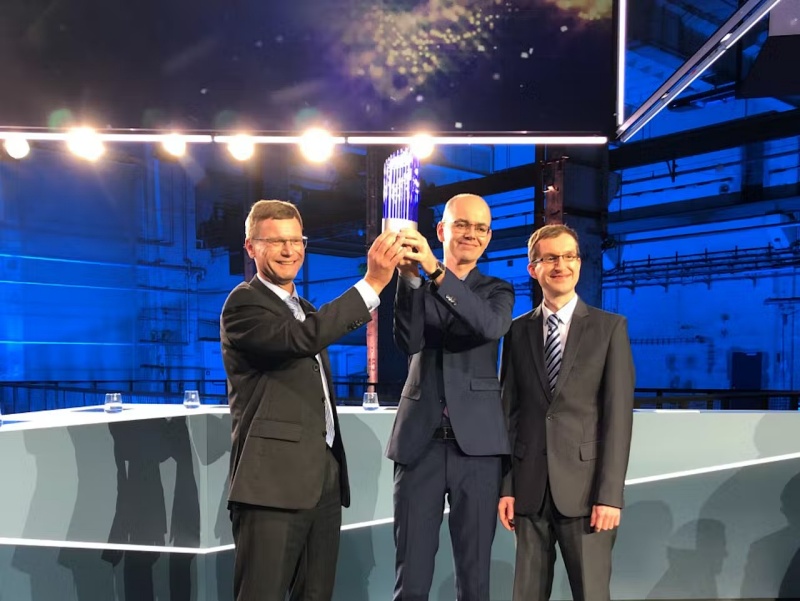 Thomas Kalkbrenner, J&ouml;rg Siebenmorgen, and Ralf Wolleschensky - the Zeiss team that won this year's German Future Prize (Deutscher Zukunftspreis). Building on Nobel-winning super-resolution microscopy techniques, they developed a 