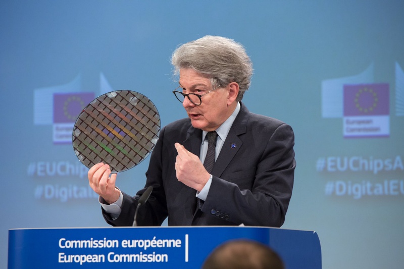 Commissioner for the Internal Market, Thierry Breton - who served as the CEO of France Telecom between 2002 and 2005 - said that without chips, there would be no digital transition, no green transition, and no technological leadership in Europe. Photo: European Commission.