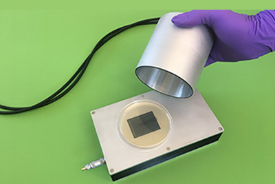The lensless imager has a wide field of view of approximately 30 mm2 covering more than 10,000 cells per image. Credit: CEA LETI.