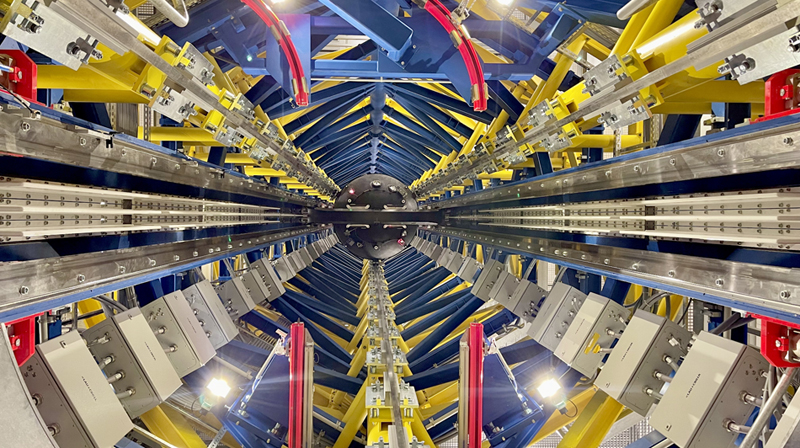 In the Einstein Elevator of Leibniz Universit&auml;t Hannover, the experiments on welding under microgravity take place. Photo: LUH/Christoph Lotz.