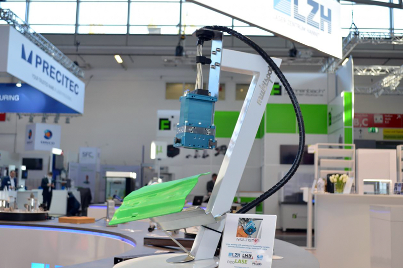 At LASYS, the LZH will present, among other things, a modularly controllable laser head for joining plastics over large areas. Photo: LZH.
