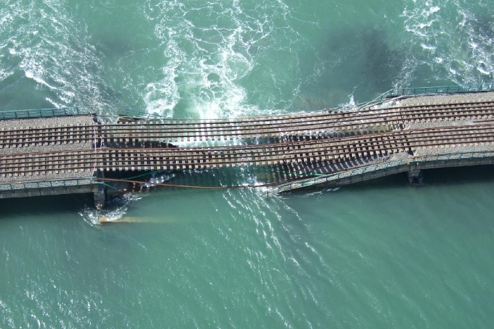 An official investigation identified scour erosion as the primary cause of the Malahide railway bridge collapse in 2009 (image from RAIU report). Myra Lydon's prototype optical sensor is said to be capable of detecting changes in the riverbed prior to damage occurring to a bridge structure. Image: RAIU.