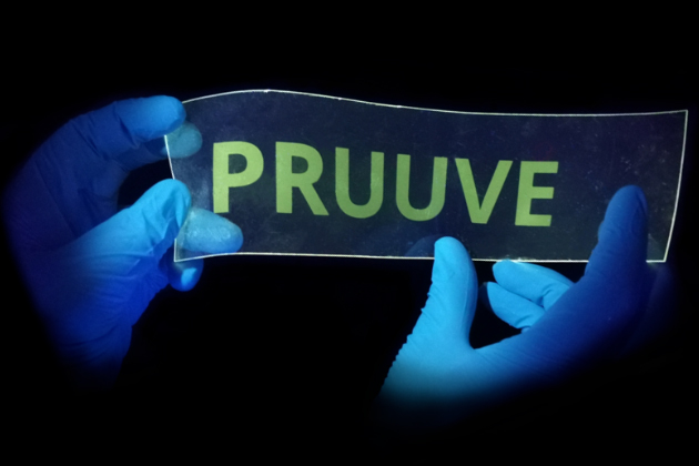 PRUUVE stands for Phosphorescent Response Under UV Excitation. Its founders, three physicists from TU Dresden, want to bring reusable UV sensor foils and labels to market maturity.