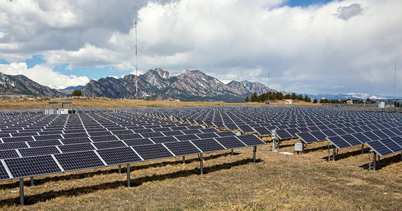 The 1-MW photovoltaic array at NREL's Flatirons Campus. Photo: Werner Slocum, NREL.