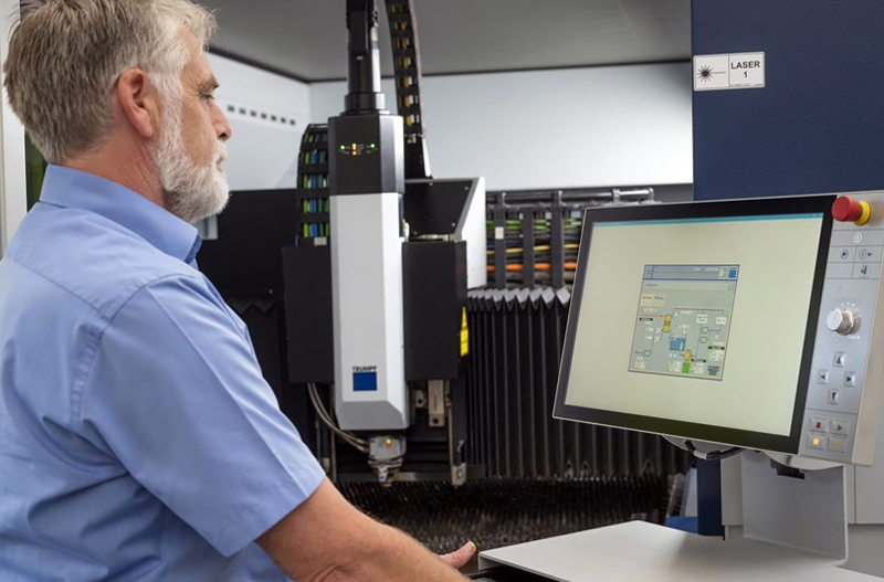 Cool beams: checking the temperature of the TruLaser 5000 laser-cutting machine. With the new Eco Cooler, this is cooled exclusively with water. Source: Trumpf.