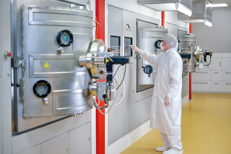 Laseroptik develops advanced coatings of the highest destruction resistance for the deflection unit of the partner Raylase. Photo: Laseroptik.