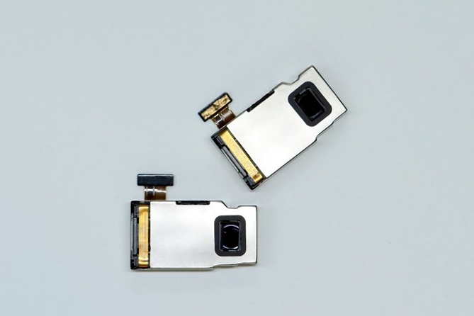 One of several innovations launched by LG Innotek at this year's CES is a zoom lens for smart phone cameras that operates on the 