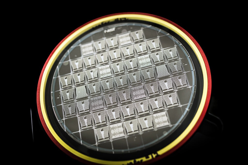 Mosaic will develop ultra-thin glass interposers with AIM Photonics. Image: Mosaic Microtechnologies.