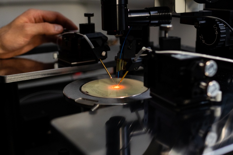 Using porous gallium nitride material, it is possible to engineer emission across the visible spectrum, a potential game-changer for making micro-LED microdisplays. Porotech, the Cambridge company developing the technology, has just signed a strategic partnership with Foxconn that could lead to mass production for AR applications. Photo: Porotech.