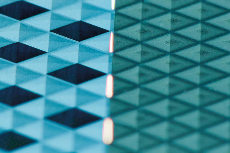 Reduced reworking and creation of selective polishing effects through the sequential process of USP laser cleaning and USP polishing after structure generation. &copy; Fraunhofer ILT, Aachen, Germany / Volker Lannert.