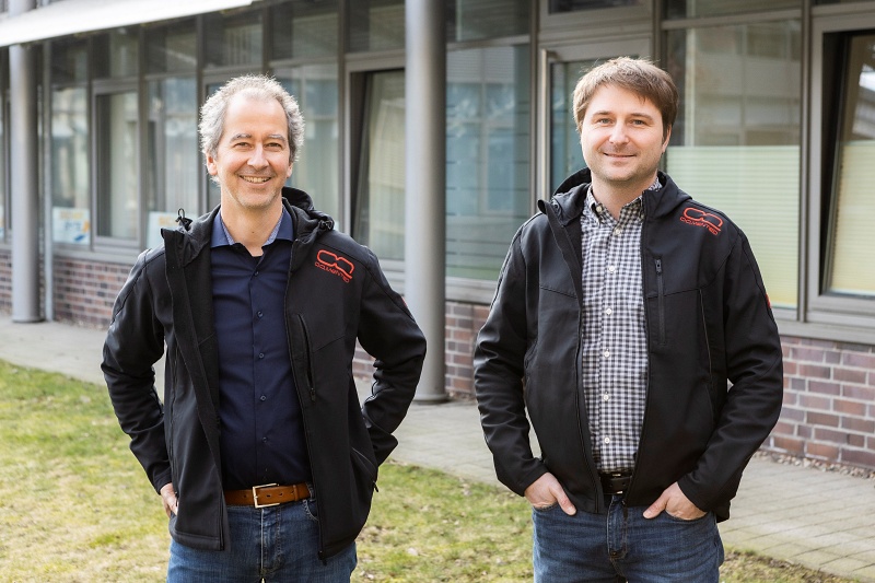 OQmented's co-founders (and now co-CEOs) Ulrich Hofmann (l), and Thomas von Wantoch. The company was spun out from the Fraunhofer Institute for Silicon Technology in 2018 and has just raised $20 million from investors including Sharp. Photo: OQmented.