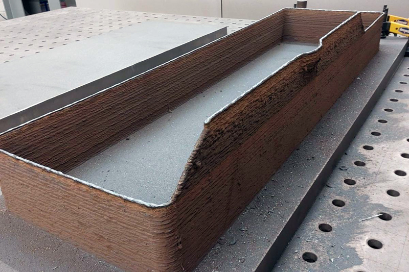 Steel components like this (measuring approx. 1500 mm x 400 mm) can be manufactured layer by layer with laser-assisted arc deposition welding.  Photo: Reintjes.