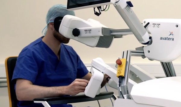 Robot-assisted surgery is already a well-established field, but the current generation of robots all rely on surgeons for control. The integration of optical techniques could change that, and move the technology towards full autonomy. Optical coherence tomography (OCT) was tipped by presenter Robert Huber as a way to do this, analogous to the way that lidar can control self-driving vehicles. Photo: AvateraMedical.