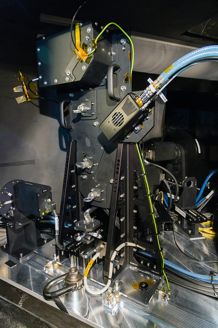 HiRISE project fiber injection module in the SPHERE instrument on the VLT. It picks up the signal from a known exoplanet imaged by SPHERE, and this light is then carried by a fibre bundle to an extraction module that sends it to CRIRES+. &copy; Arthur VIGAN / LAM / CNRS Images.