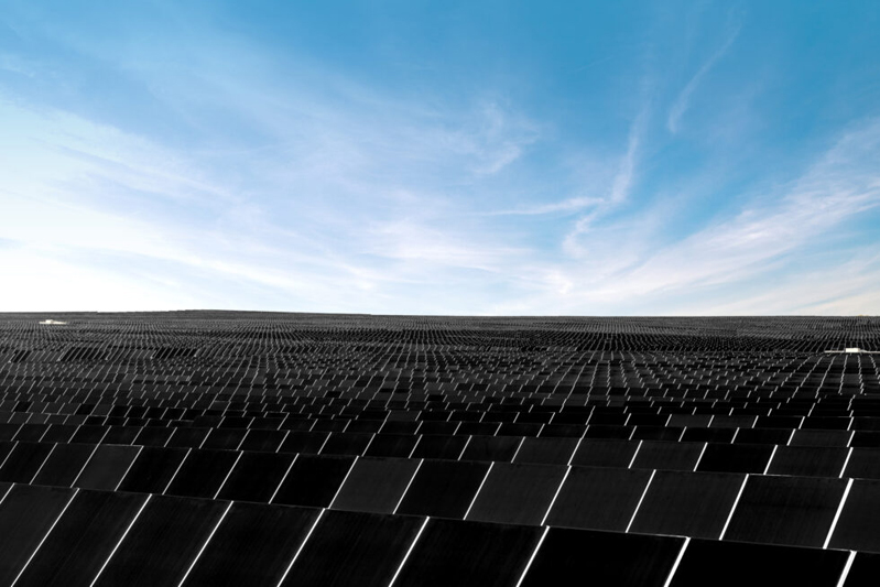 Intersect Power's new Lumina Solar project in Scurry County, Texas.  IP's base portfolio totaling 2.2 GWp solar and 1.4 GWh of co-located storage in Texas and California is now fully operational. Photo: Intersect Power.