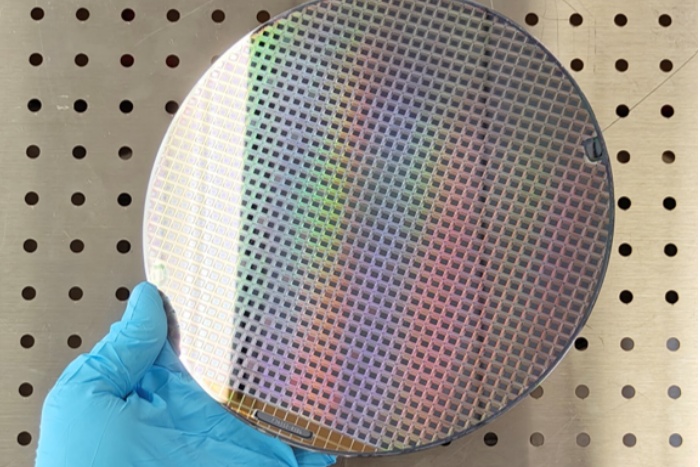Compatible with conventional silicon CMOS production, the wafer-level vacuum packaging approach pioneered by Meridian offers cost advantages over existing LWIR and thermal imaging sensors like microbolometers. Image: Meridian Innovation.
