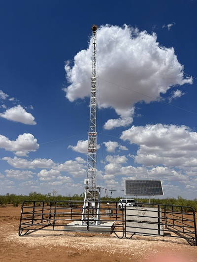 LongPath's methane emissions overwatch central node, located in Texas. The $162M DOE loan just finalized will support the establishment of a US-wide network of detectors based around optical frequency combs. Photo: LongPath Technologies.