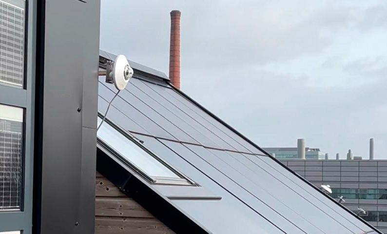 Multifunctional solar window generates energy by reflecting light. Credit: TNO.