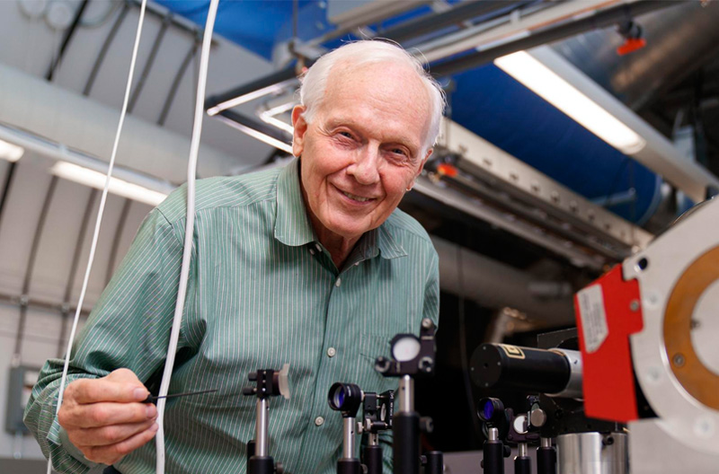 Professor Paul Corkum in the Joint Attosecond Science Laboratory. Photo: &copy; National Research Council Canada / Conseil National de Recherches Canada.